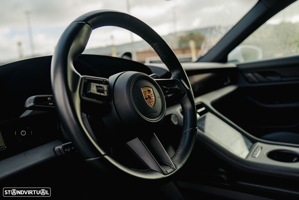 Porsche Taycan Cross Turismo 4 - 30