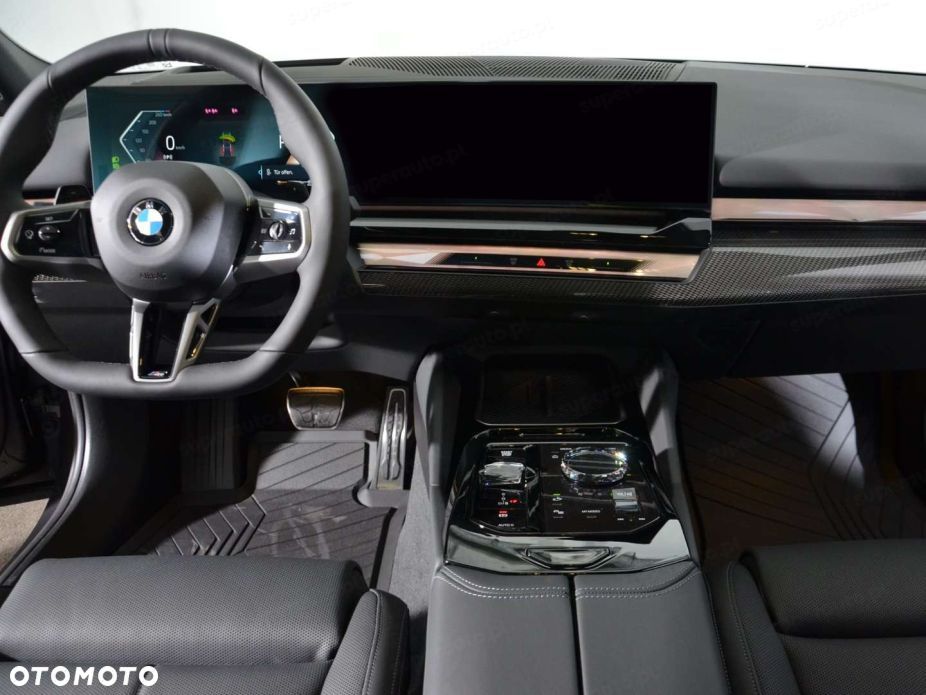 BMW Seria 5 540d xDrive mHEV M Sport - 12