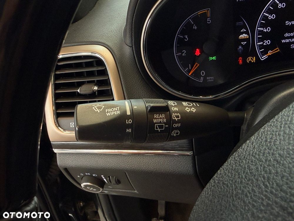 Jeep Grand Cherokee - 37