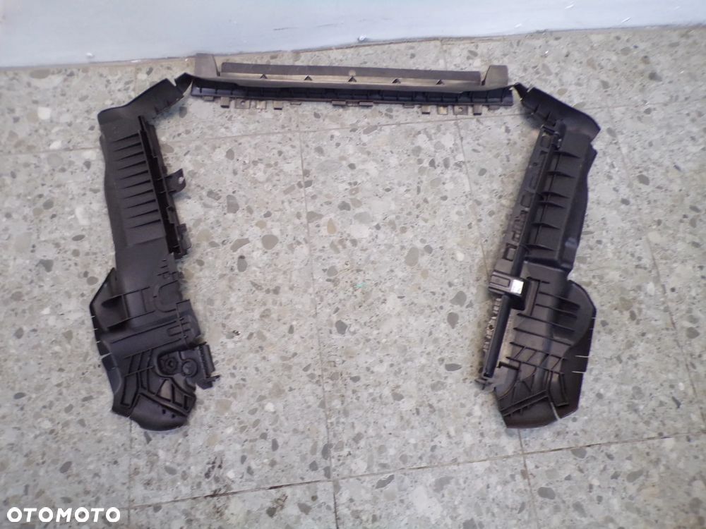 KIEROWNICE POWIETRZA MERCEDES W213 A2135050030 - 2