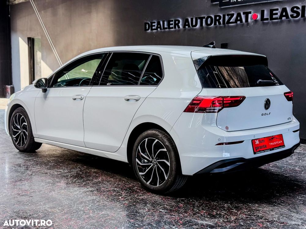 Volkswagen Golf - 6