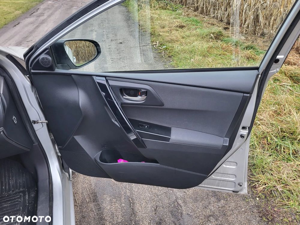 Toyota Auris 1.6 D-4D Premium - 14