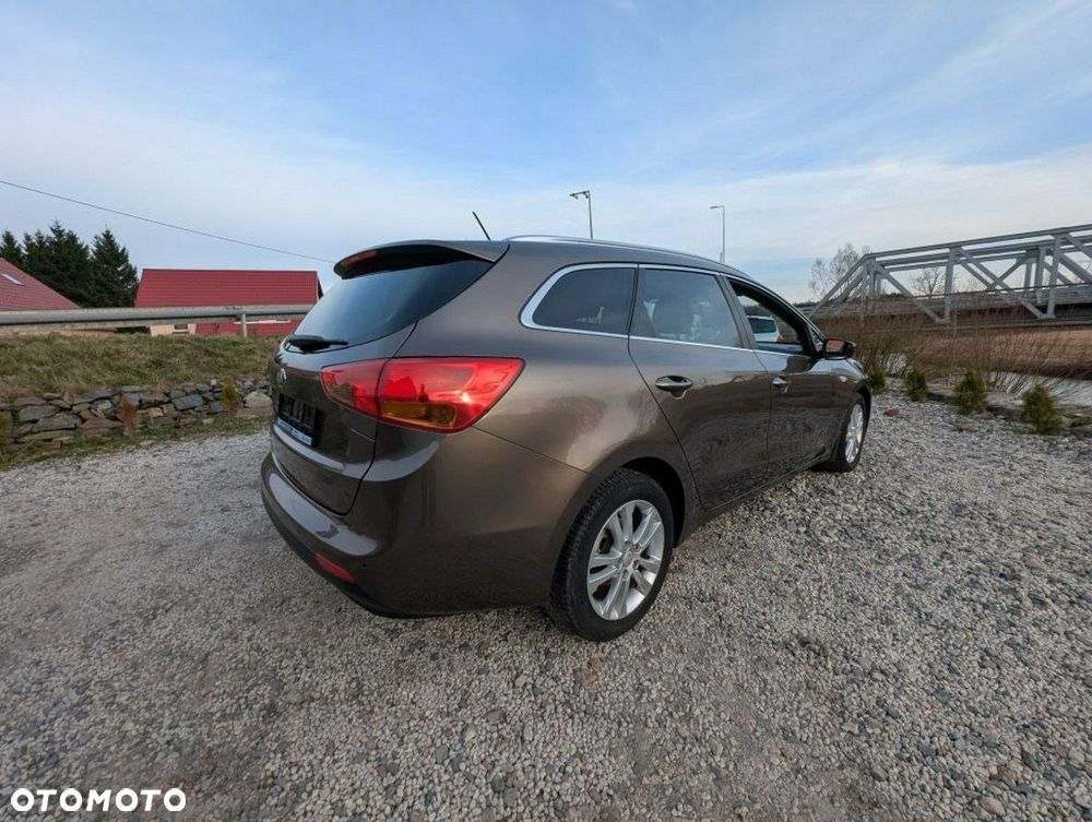 Kia Ceed - 8
