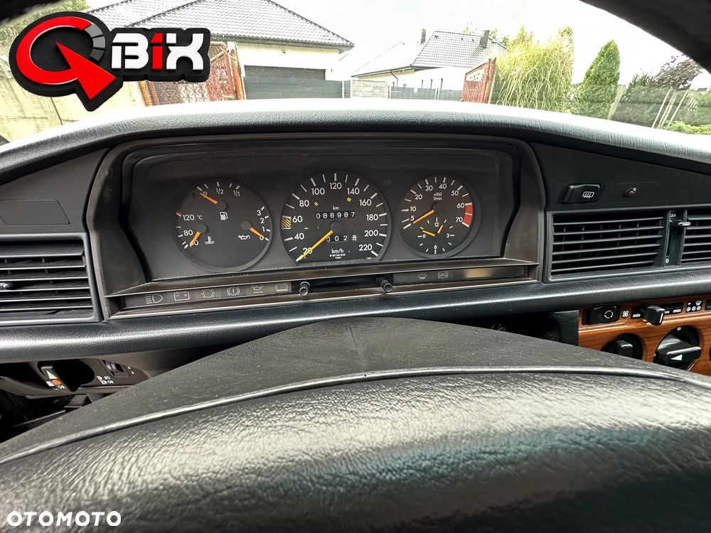 Mercedes-Benz W201 (190) - 16