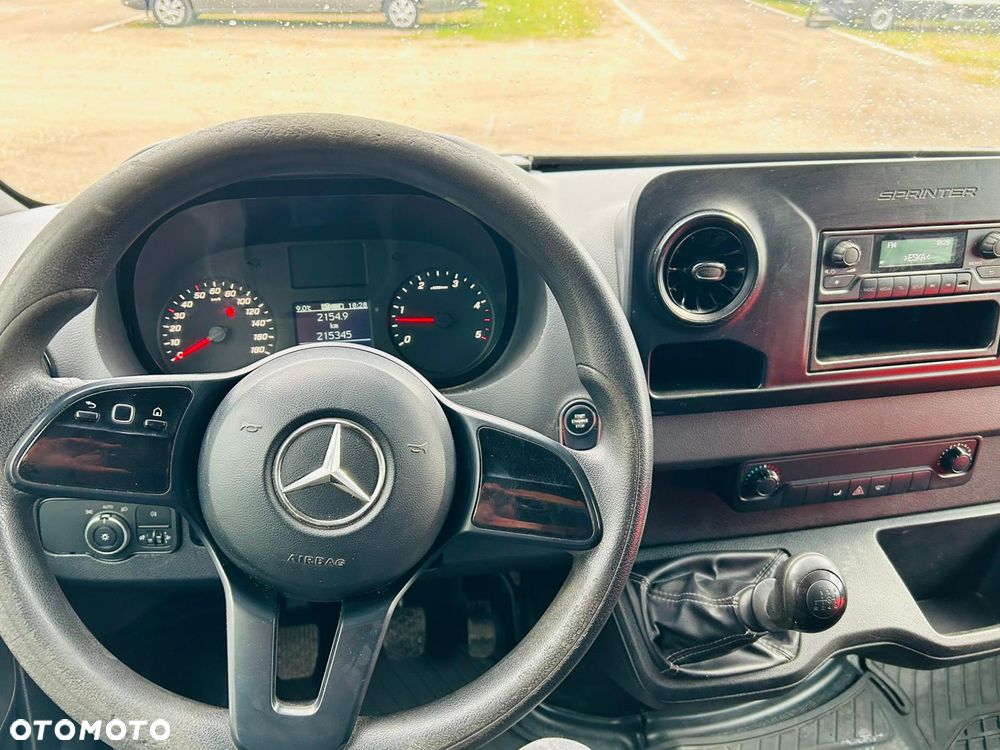 Mercedes-Benz Sprinter - 20
