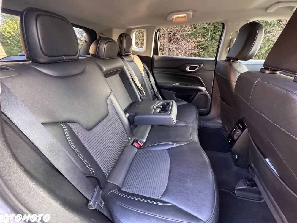 Jeep Compass - 23