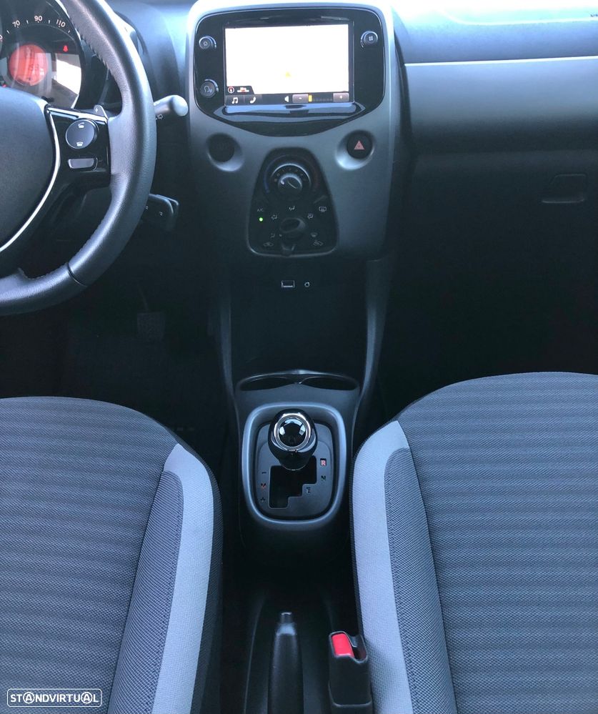 Toyota Aygo 1.0 X-Play Plus MM - 28