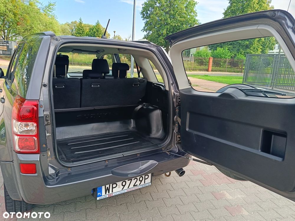 Suzuki Grand Vitara 2.0 - 11