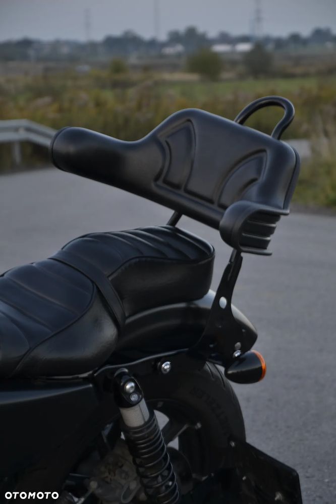 Harley-Davidson Sportster Iron 883 - 18