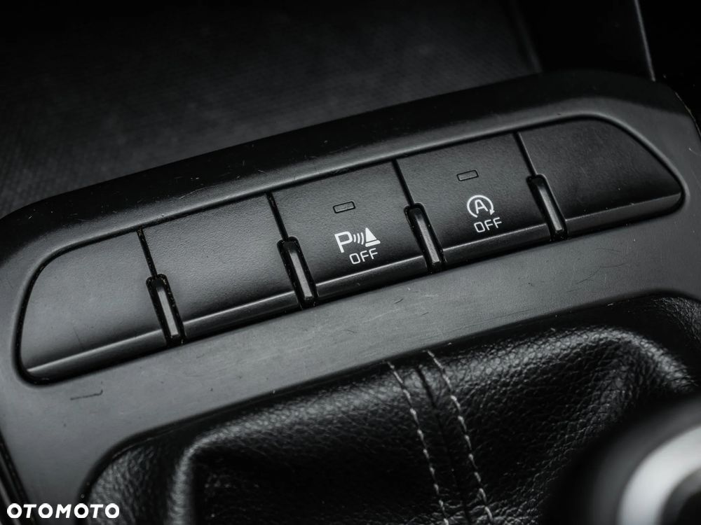 Kia Stonic 1.4 L - 28
