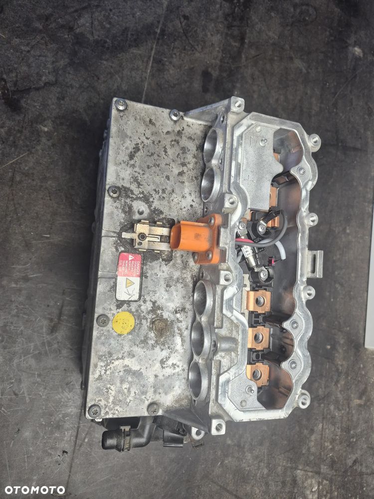 Ładowarka  hybrydy vw 5QE915682AF