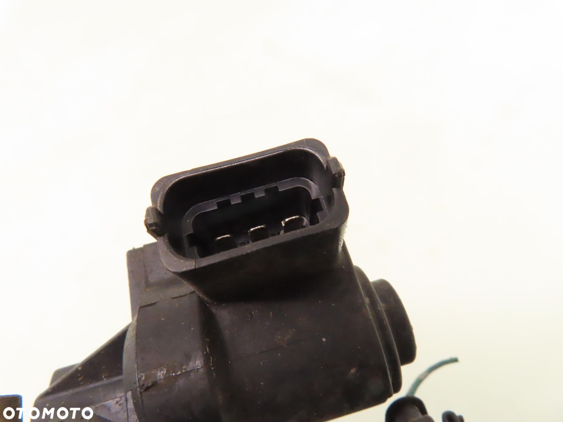 PRZEPUSTNICA NISSAN MICRA II K11 1.0 161191F710 0280750117 0280140583 - 2