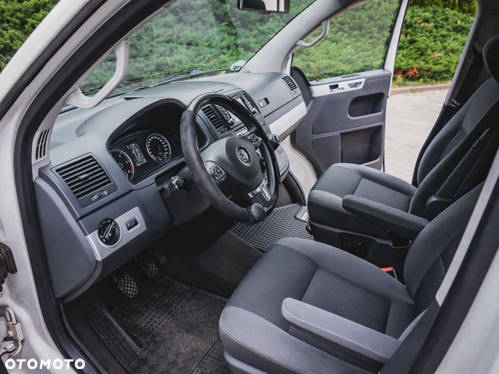 Volkswagen Multivan - 14