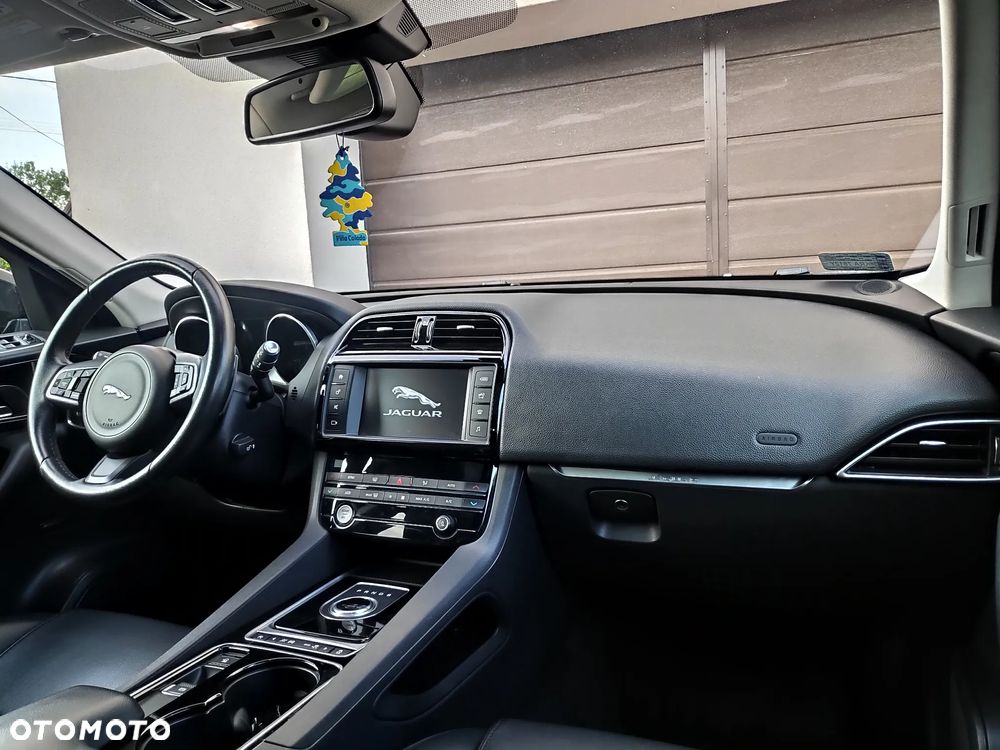 Jaguar F-Pace - 14