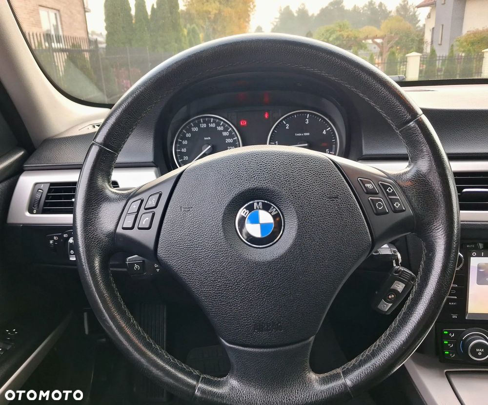 BMW Seria 3 - 26