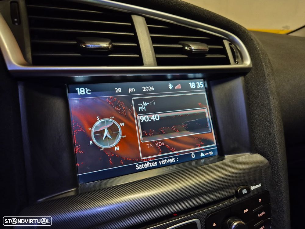 Citroën C4 e-HDi 115 ETG6 Selection - 19