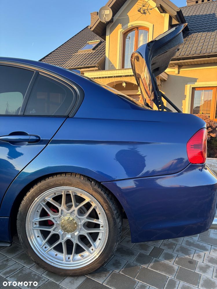 BMW Seria 3 318i - 3