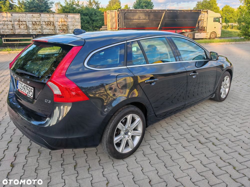 Volvo V60 D3 Momentum - 4