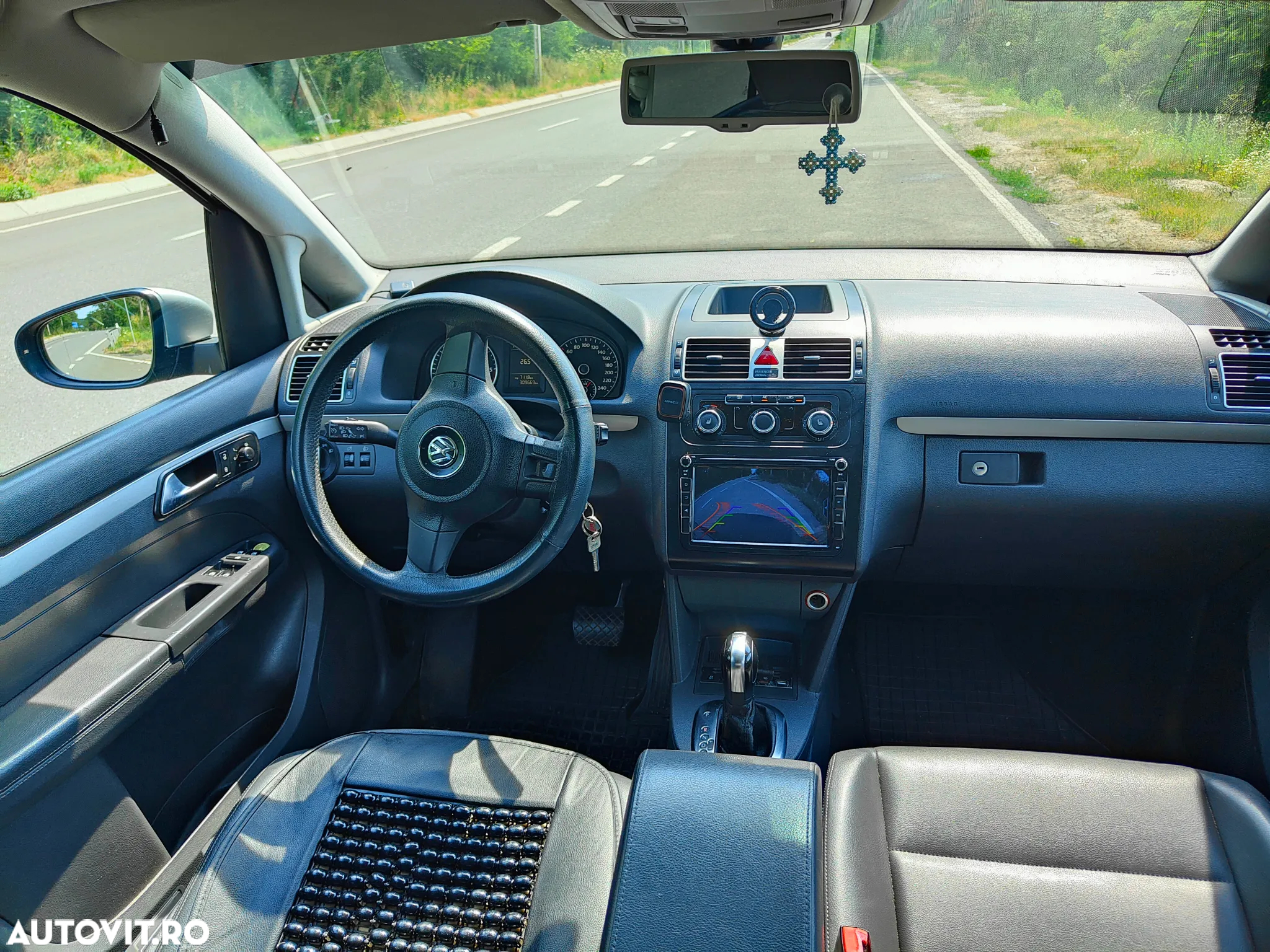 Volkswagen Touran 1.6 TDI DSG Comfortline - 6