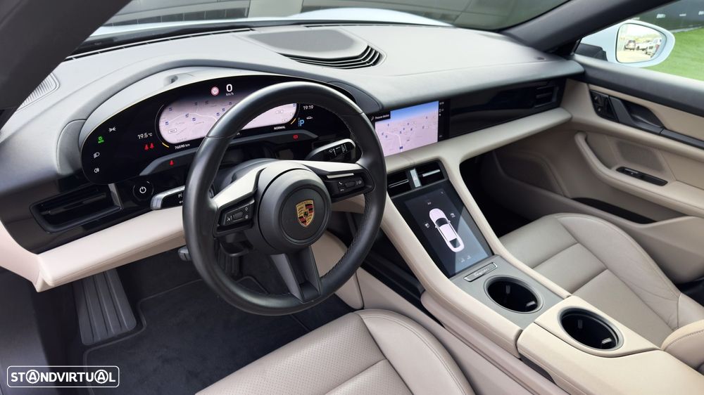 Porsche Taycan Standard - 11