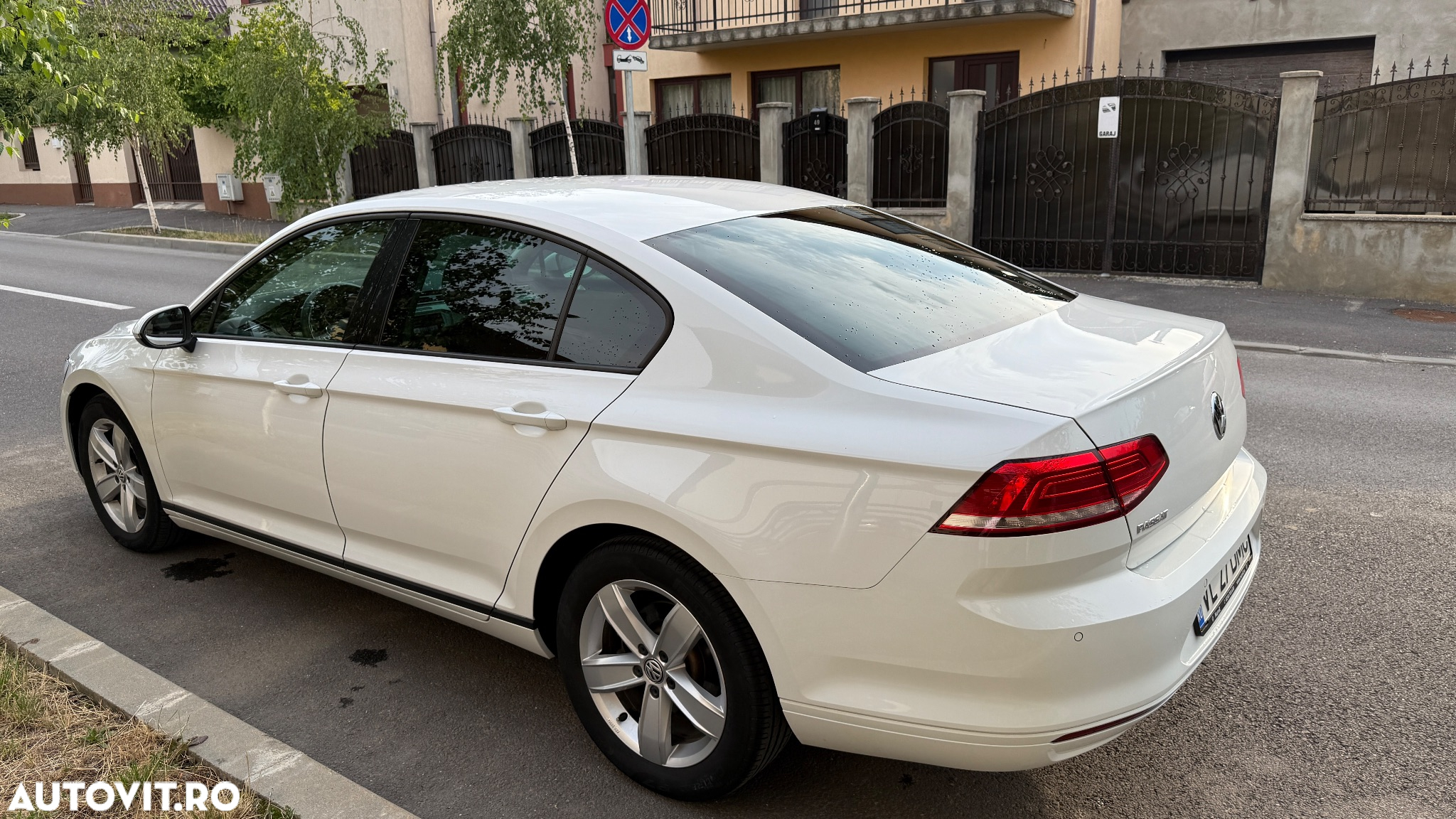 Volkswagen Passat 2.0 TDI Advance - 19