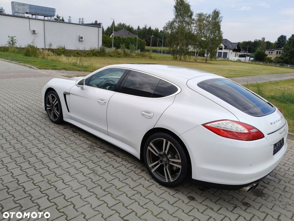 Porsche Panamera - 4