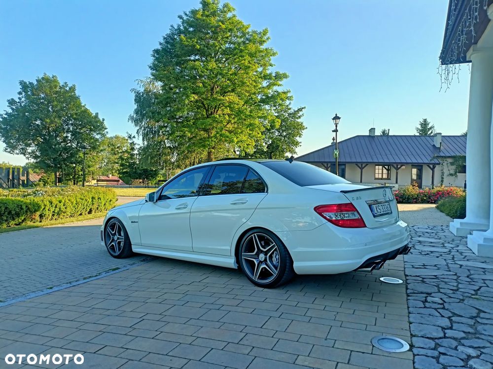 Mercedes-Benz Klasa C 63 AMG - 7