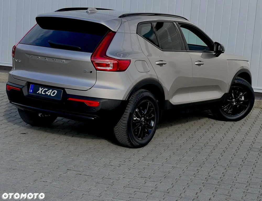 Volvo XC 40 B4 AWD Plus Dark - 7