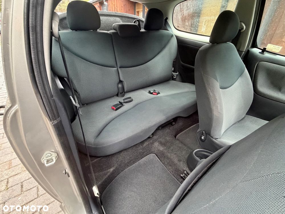 Toyota Yaris 1.0 Terra - 18