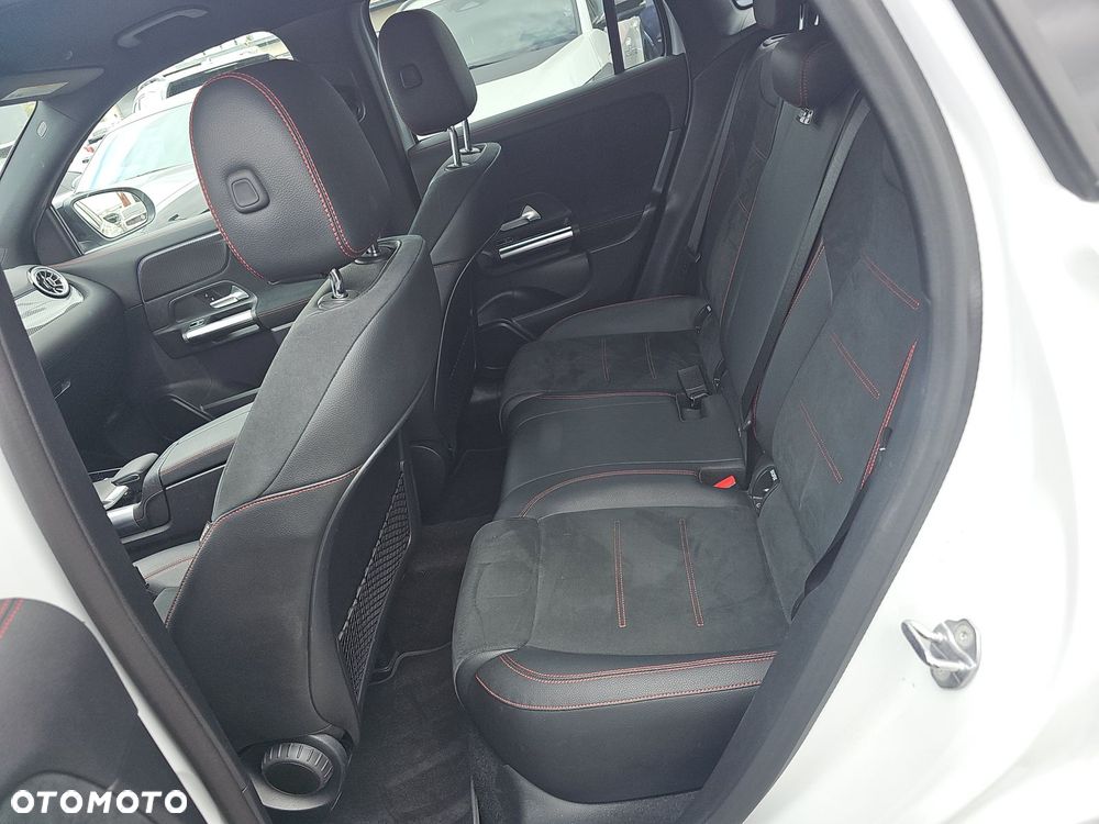 Mercedes-Benz GLA 250 4Matic 8G-DCT AMG Line - 11