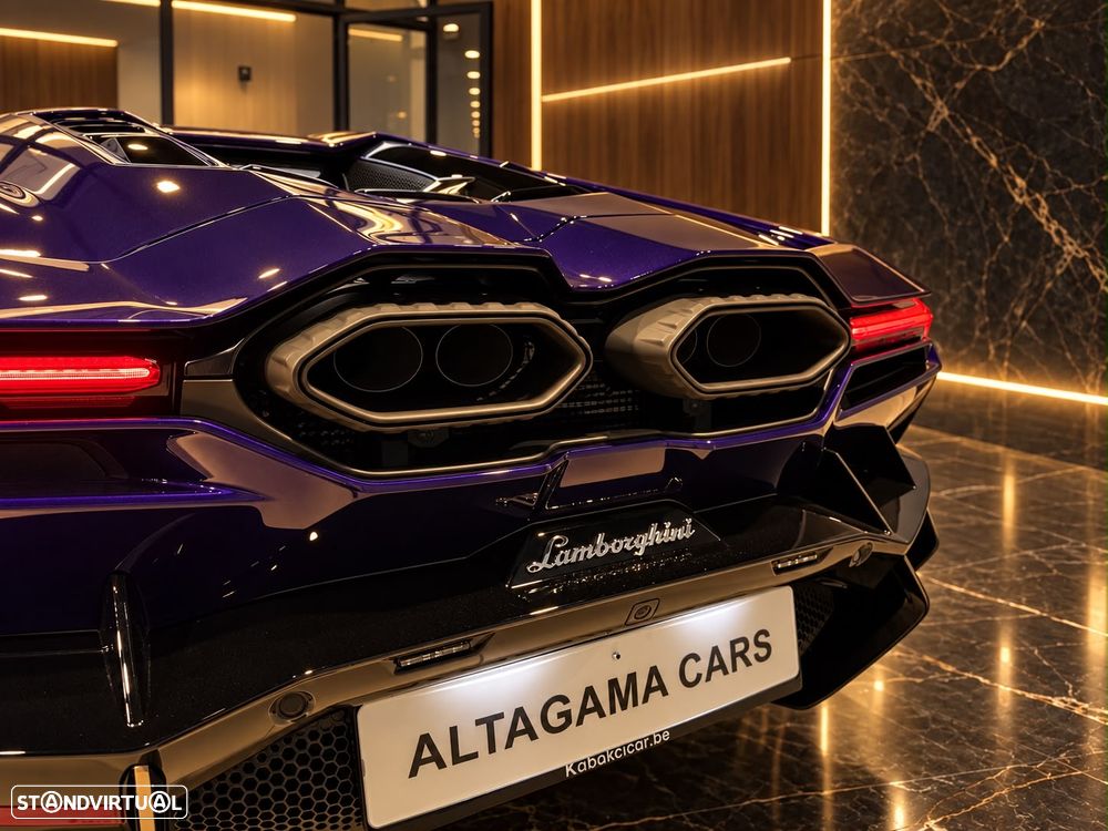Lamborghini Revuelto 6.5 V12 - 24