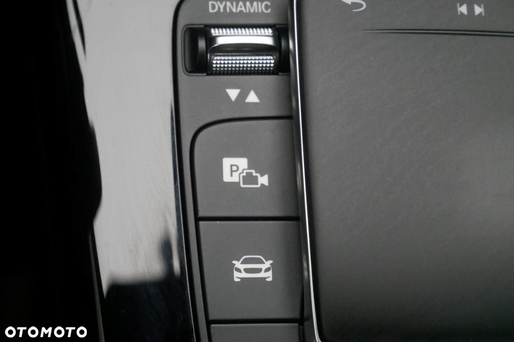 Mercedes-Benz CLA - 19