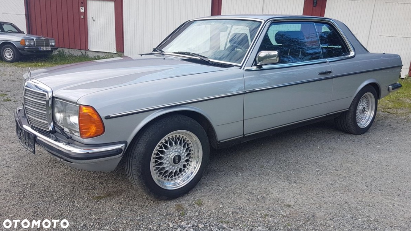 Mercedes-Benz W123 - 11