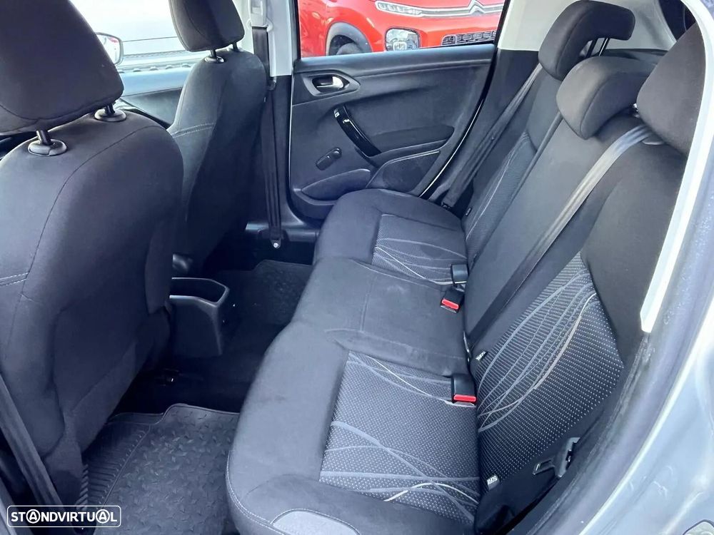 Peugeot 208 - 9