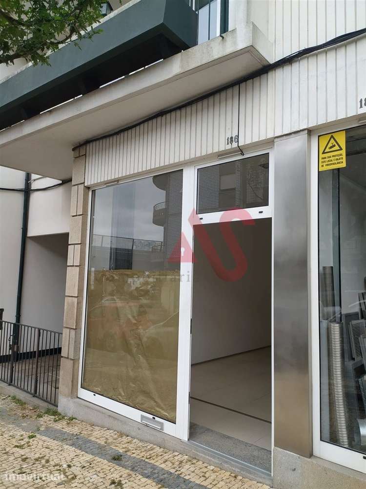 Loja para Arrendamento com 50 m² em Braga (São Vicente) - Grande imagem: 3/7