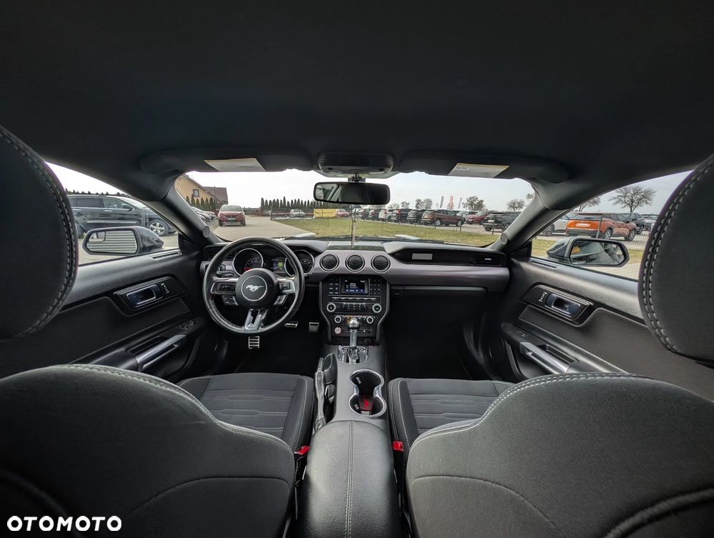 Ford Mustang - 26