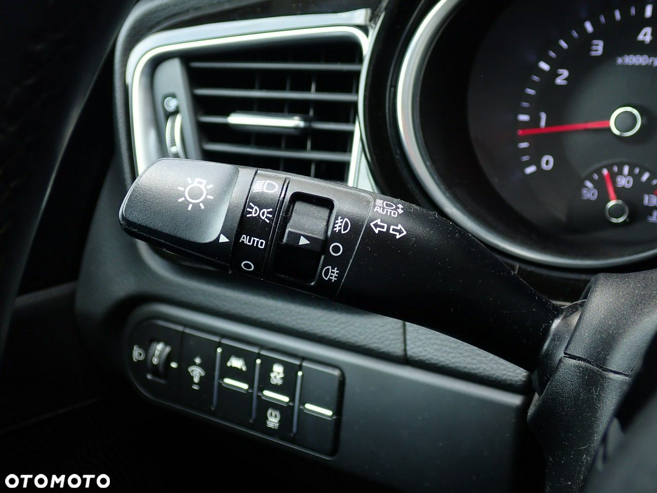 Kia XCeed - 25