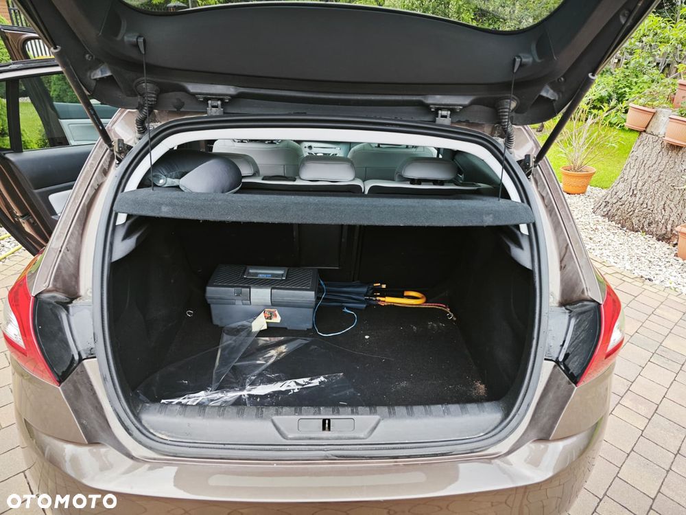 Peugeot 308 1.6 e-HDi Allure S&S - 13