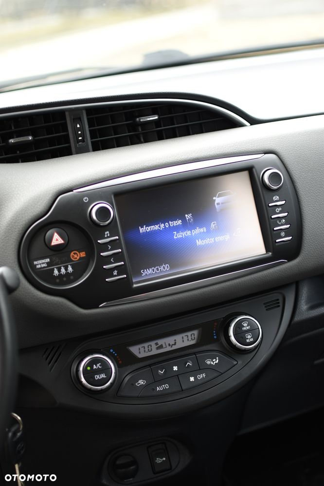 Toyota Yaris Hybrid 100 Premium EU6 - 33