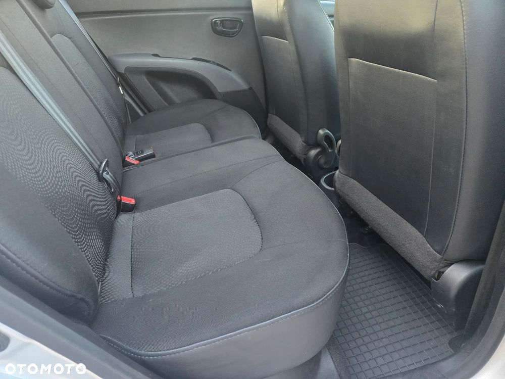 Hyundai i10 1.1 Edition 20 - 24