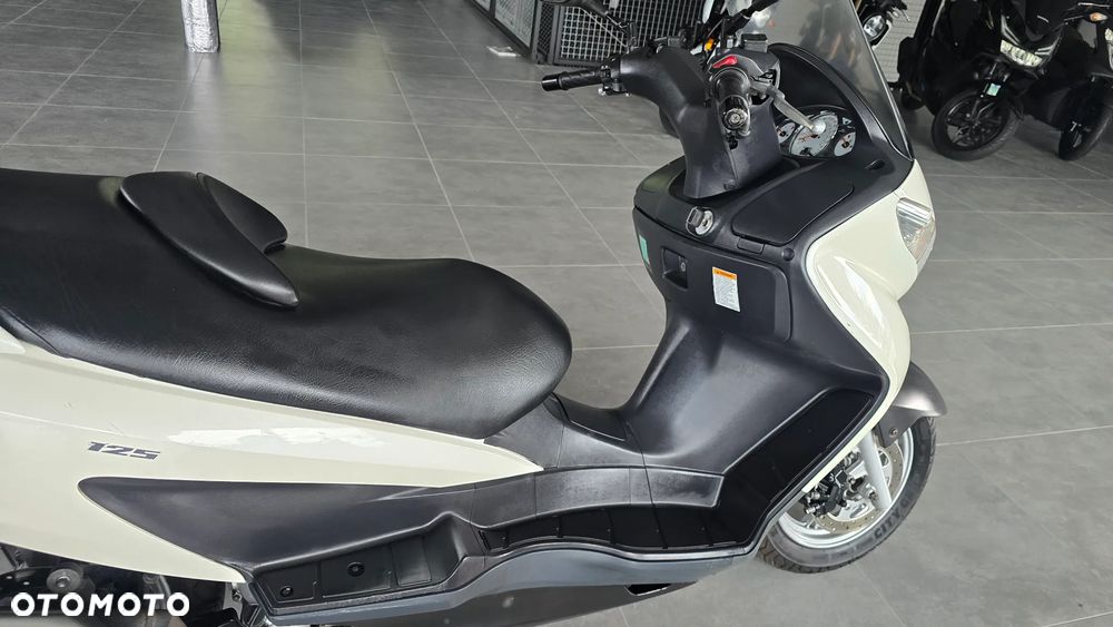 Suzuki Burgman - 18