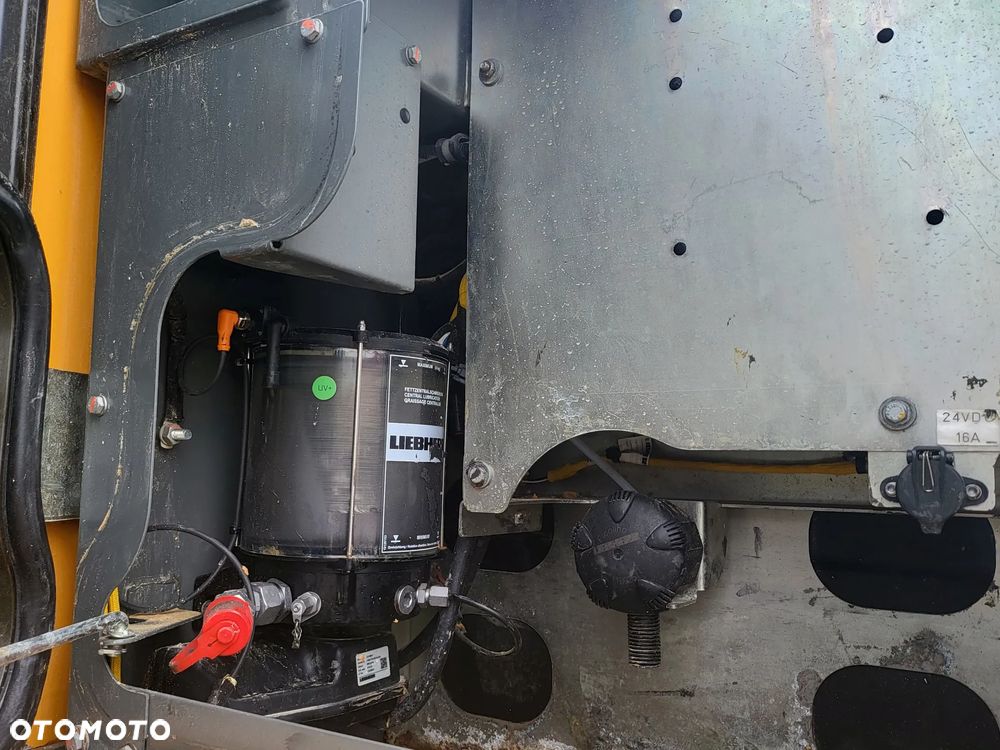 Liebherr R938 LC - 3