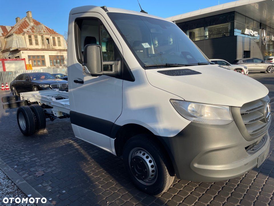 Mercedes-Benz Sprinter - 2