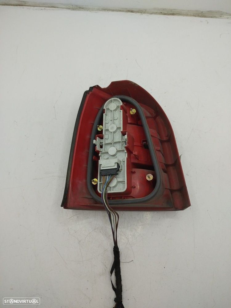 Farolim Stop Dto Audi A4 Avant (8D5, B5) - 4