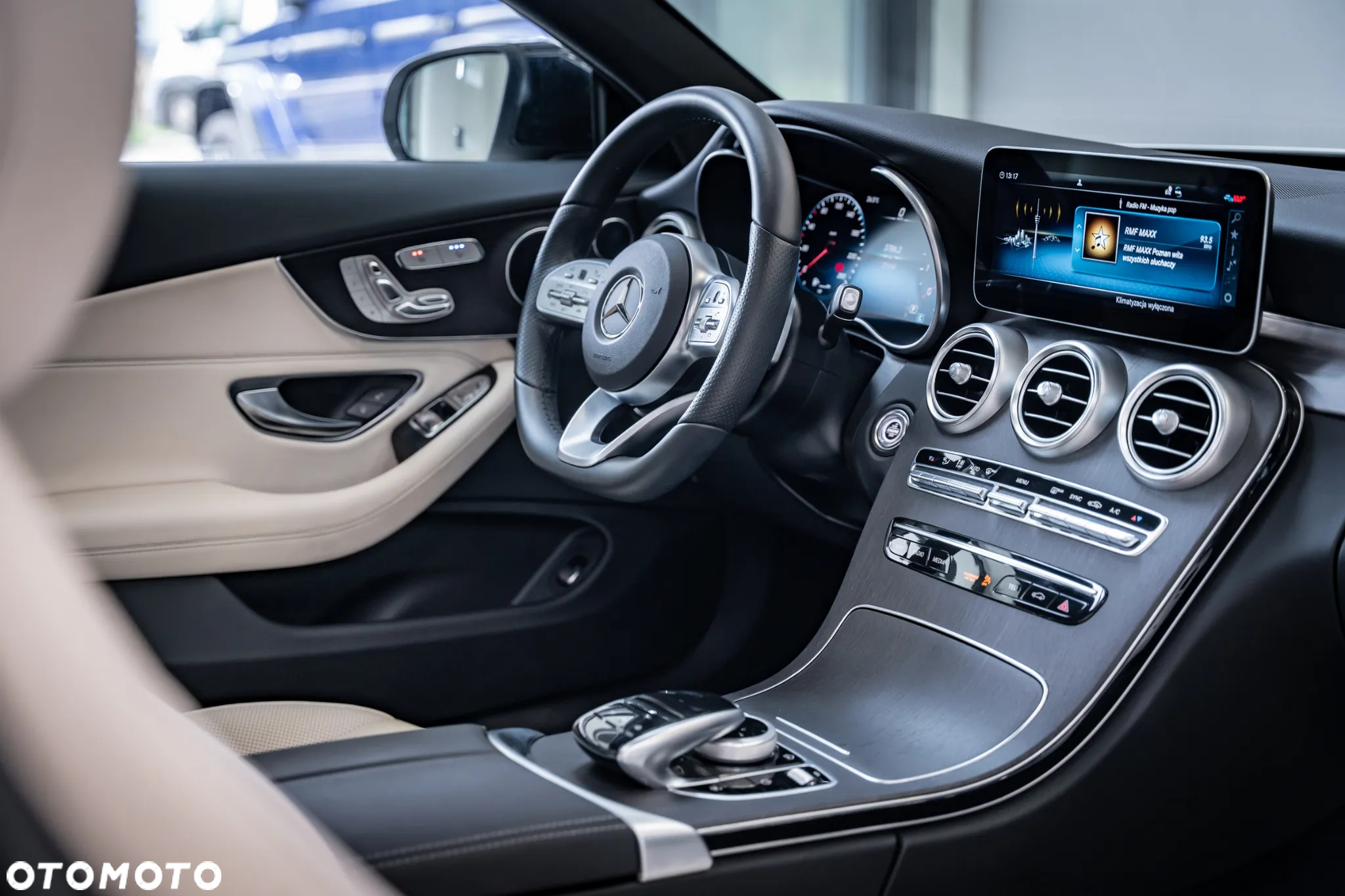 Mercedes-Benz Klasa C 300 9G-TRONIC - 22
