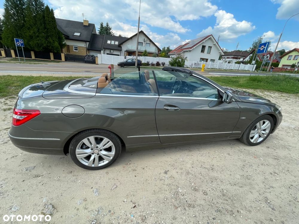 Mercedes-Benz Klasa E 350 BlueEFFICIENCY 7G-TRONIC Elegance - 29