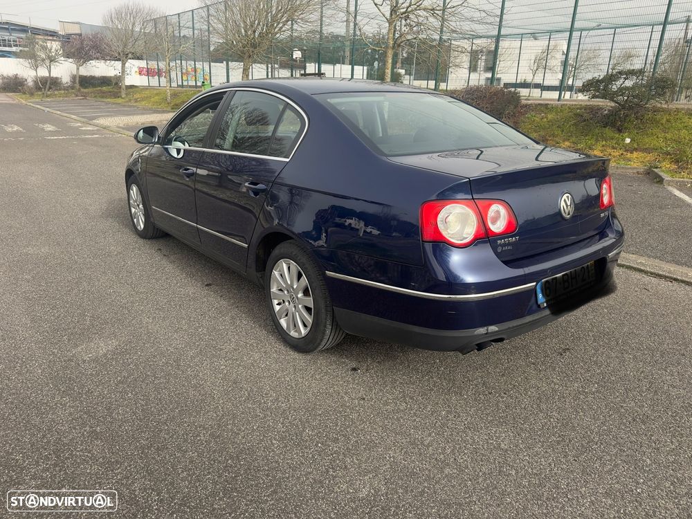 VW Passat 2.0 TDI Confortline - 3