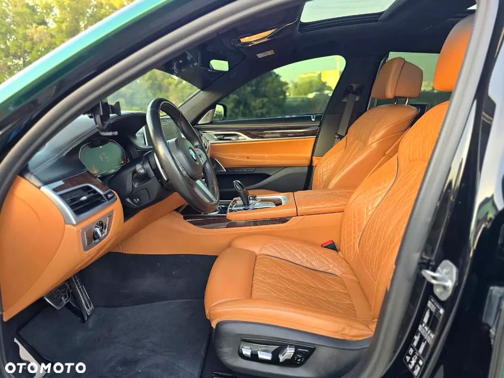 BMW Seria 7 750Li xDrive - 9