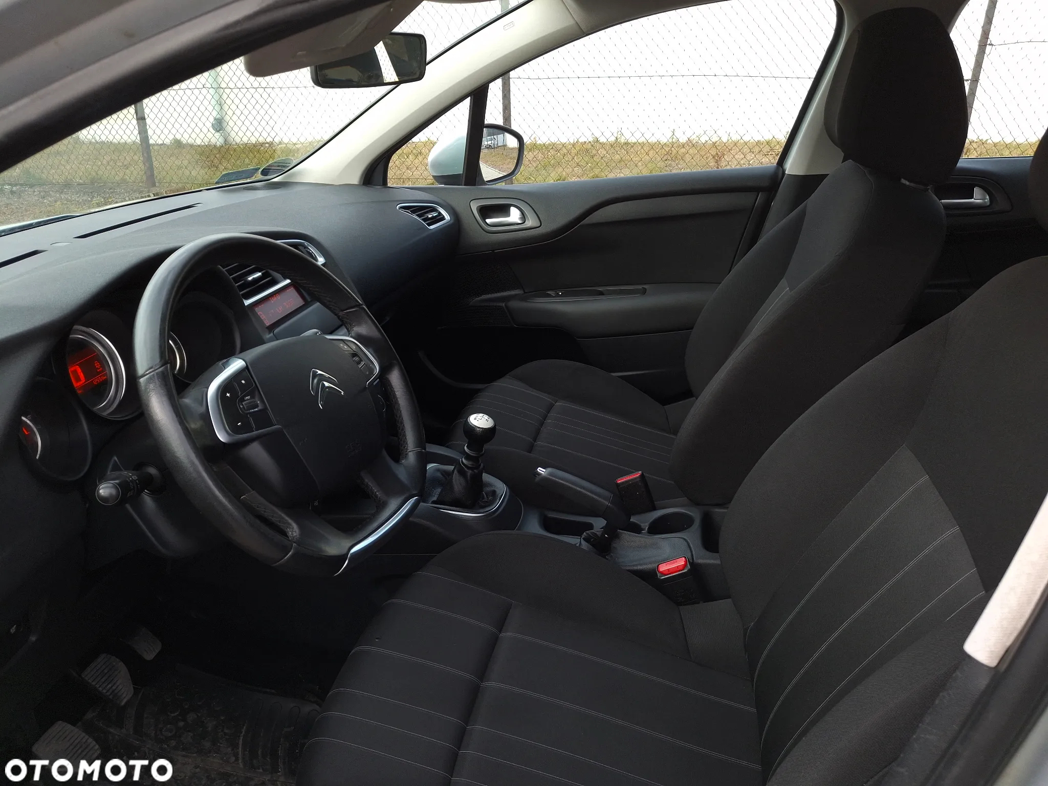 Citroën C4 1.6 HDi Attraction - 9
