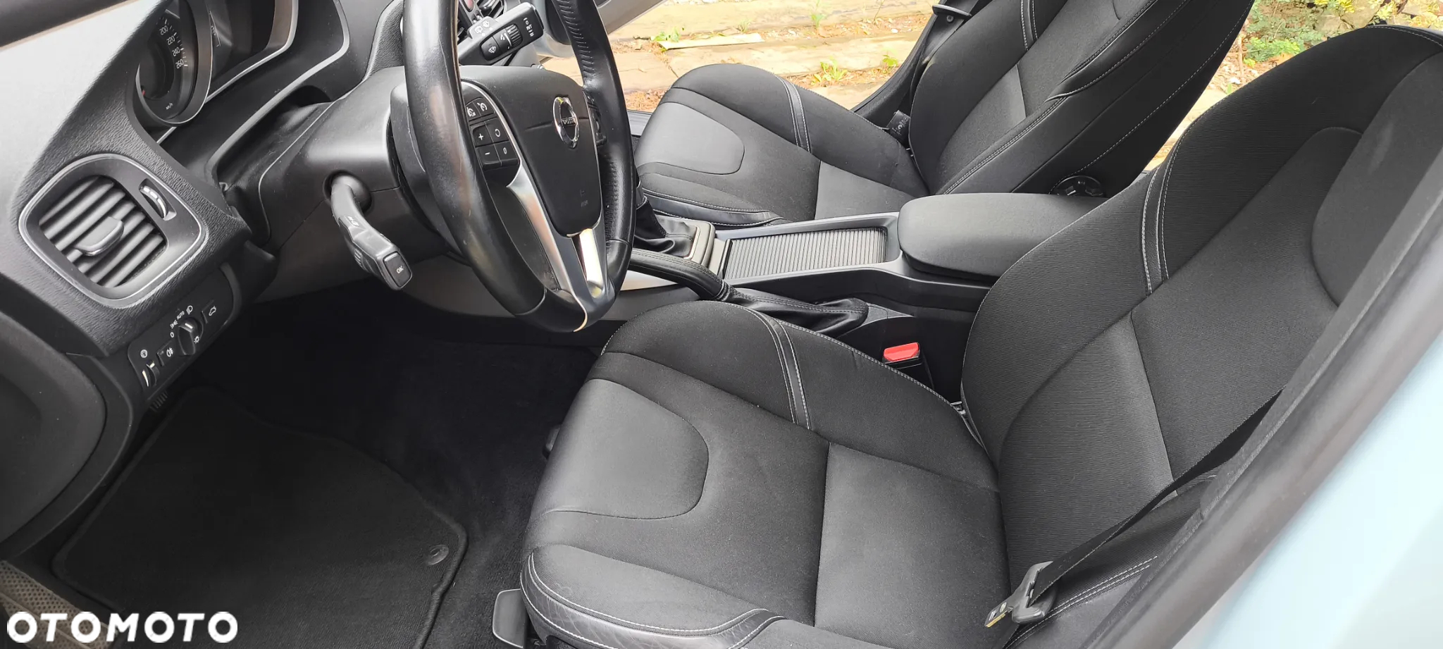 Volvo V40 D2 Drive-E Momentum - 29